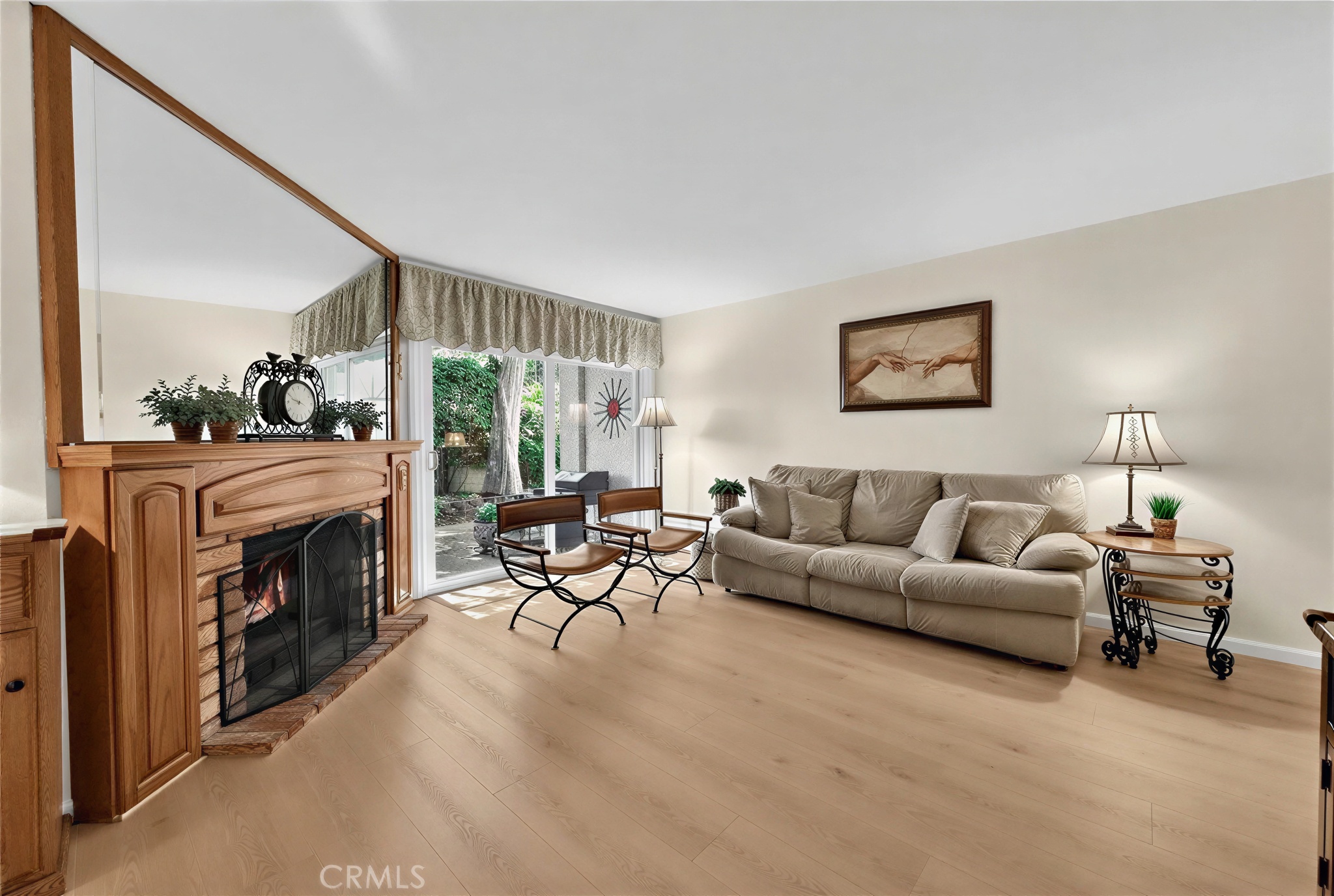 2245 Smoke Tree Ln — exterior