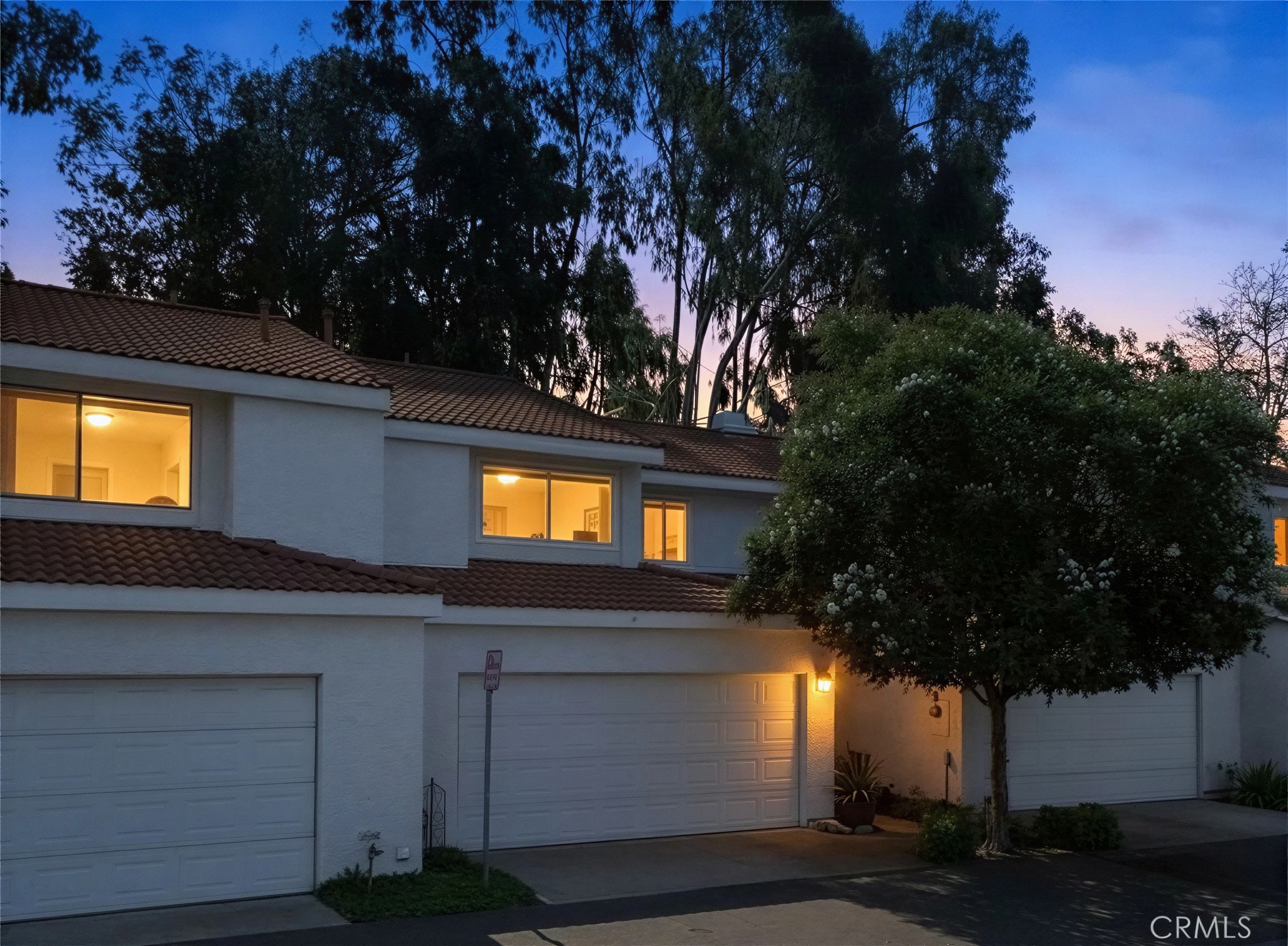 2245 Smoke Tree Ln — interior