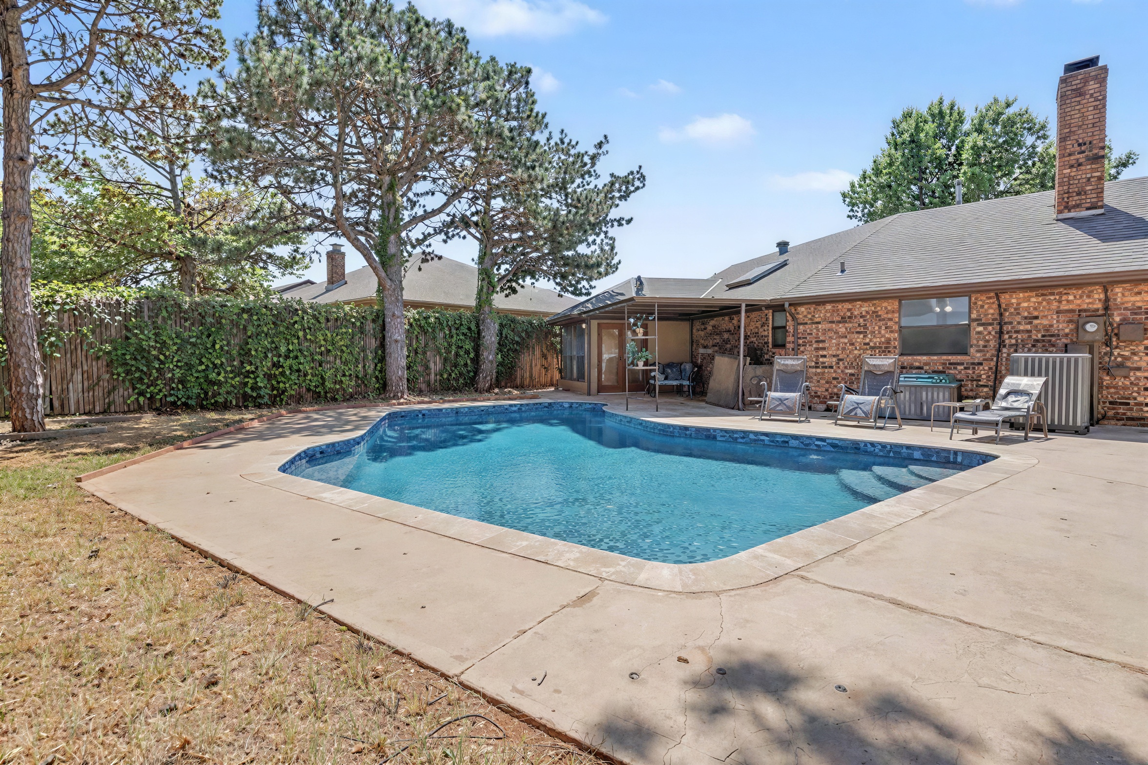 6117 W Gun Hill Way — exterior