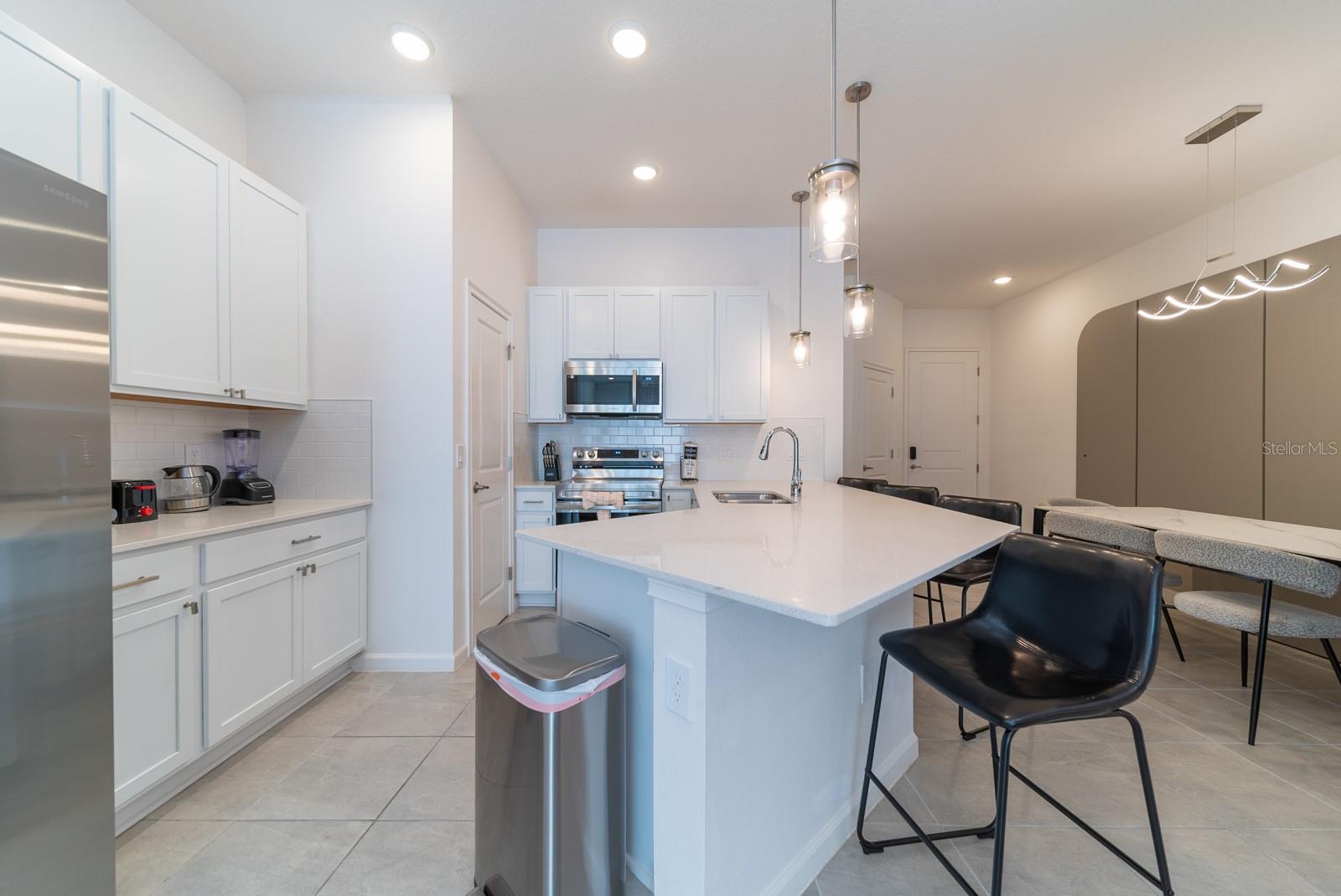 10364 Ebb Tide Ln — exterior