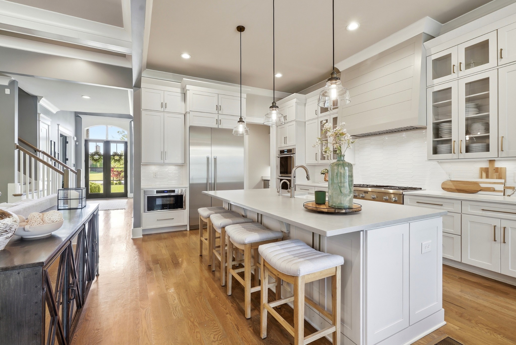 1045 Buena Vista Dr — exterior