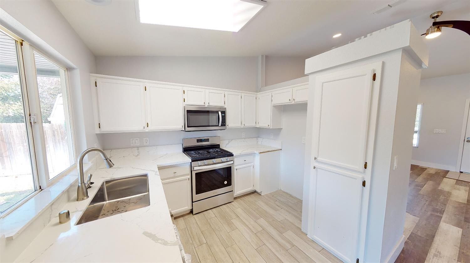 10544 Ragtime Cir — interior