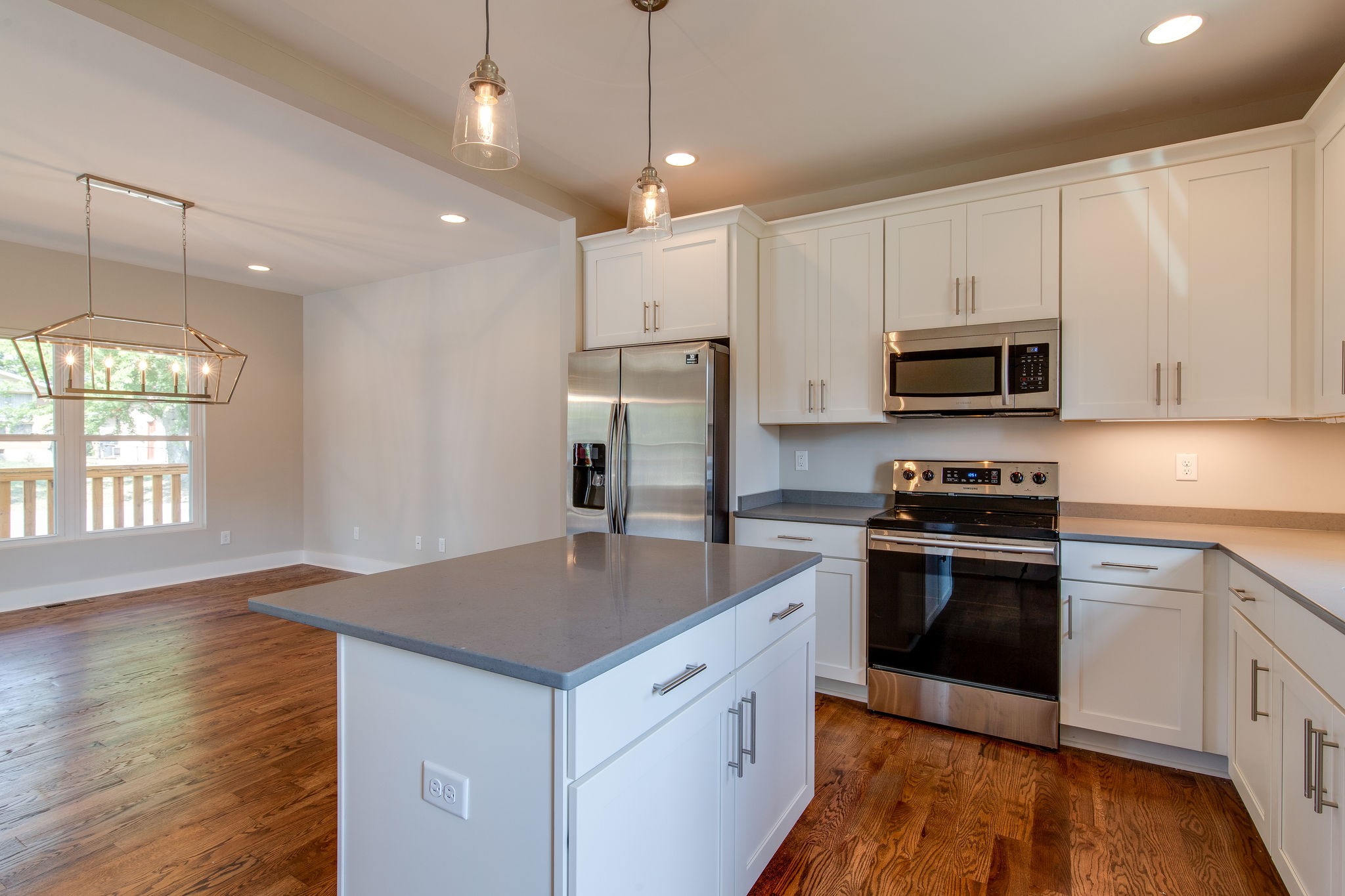 1209 Walsh St — photo 3