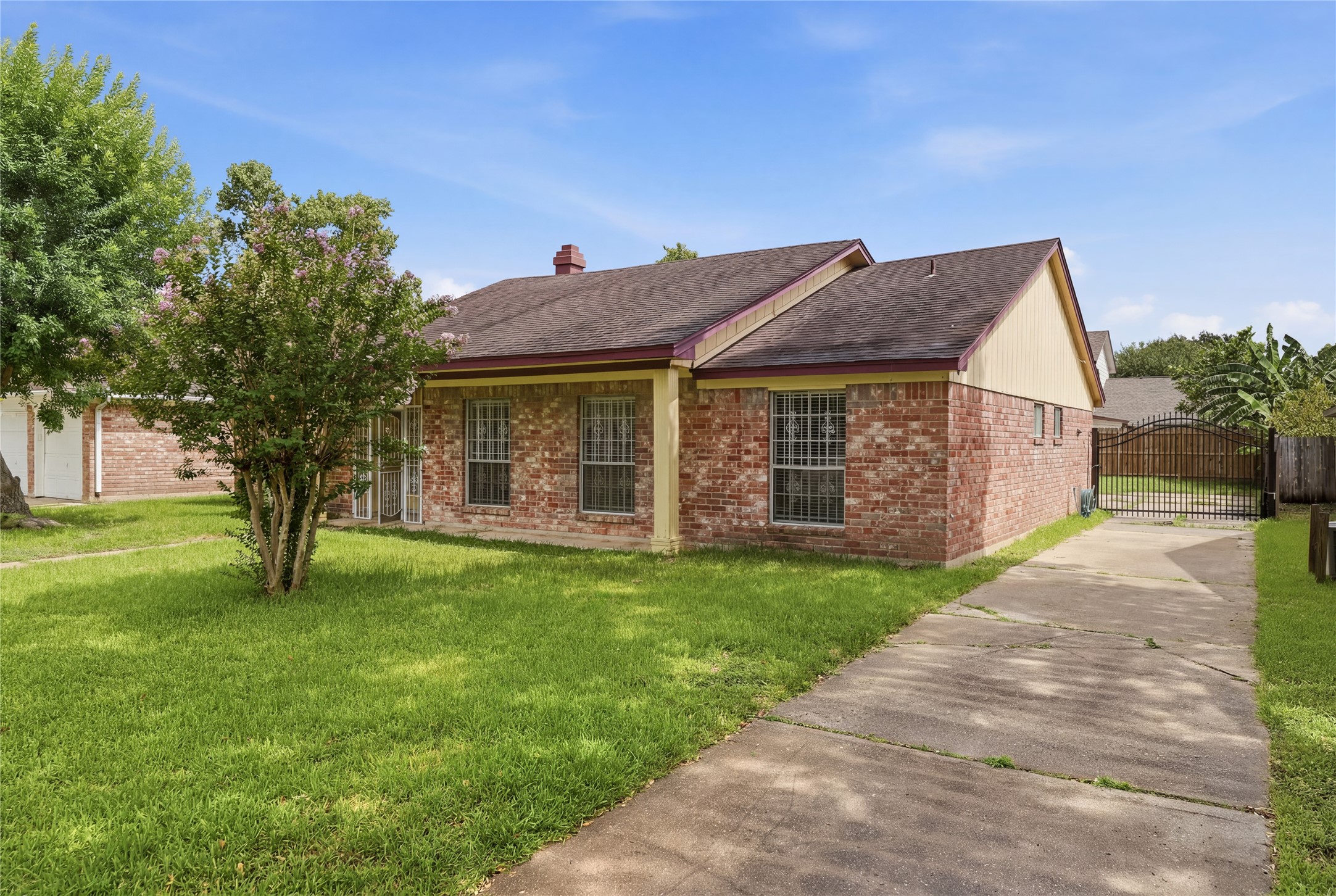 12126 Pine Knoll Dr — interior