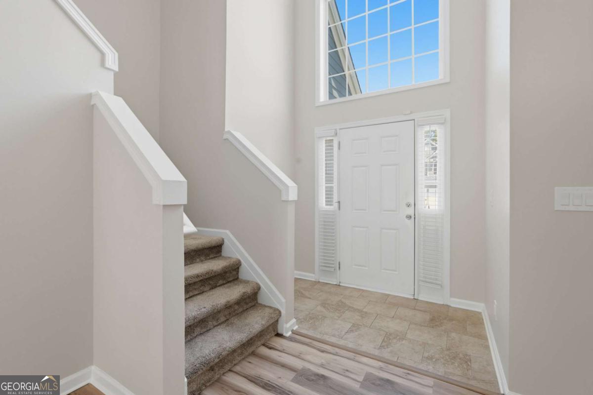 127 Hidden Lake Cir — photo 4
