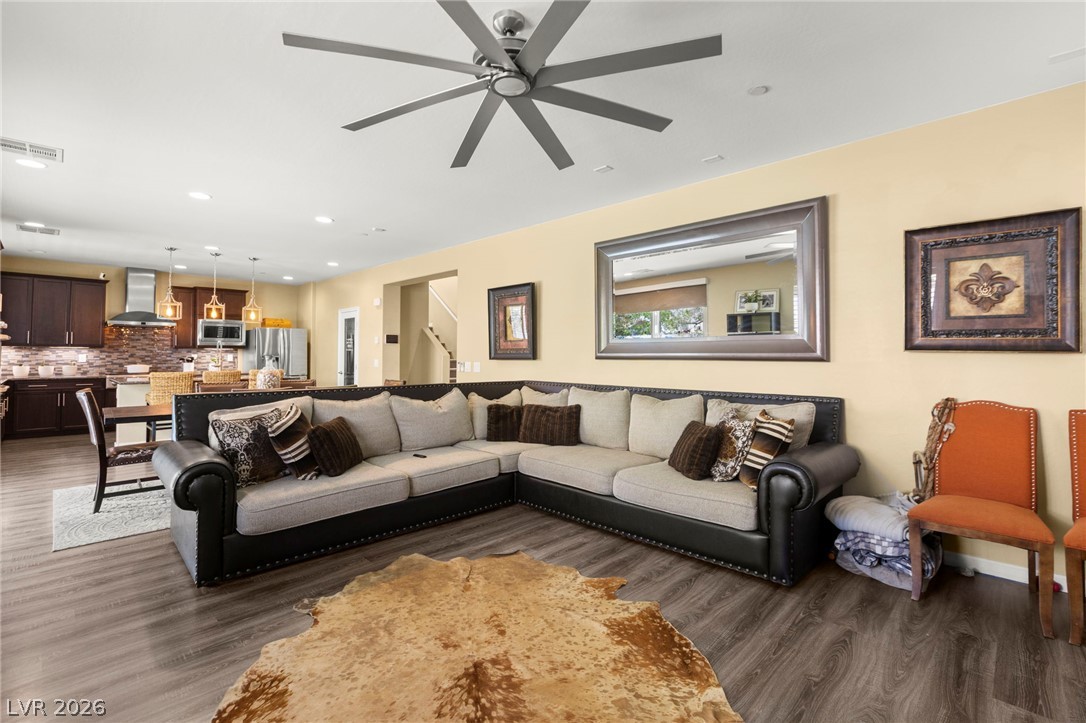 1310 Reef Point Ave — photo 4