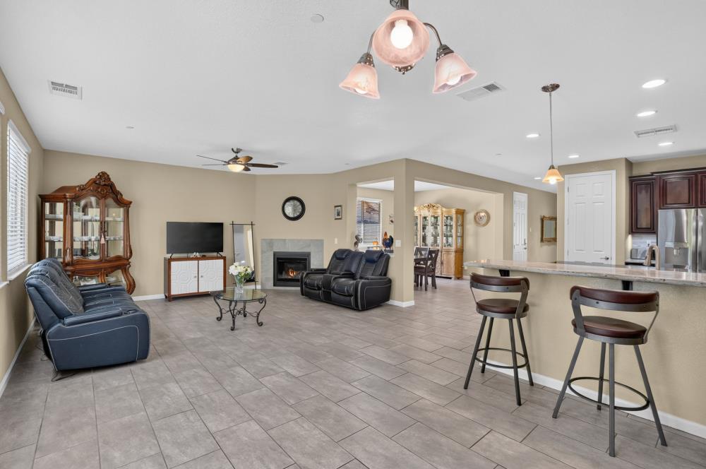 1358 Sundance Dr — photo 4