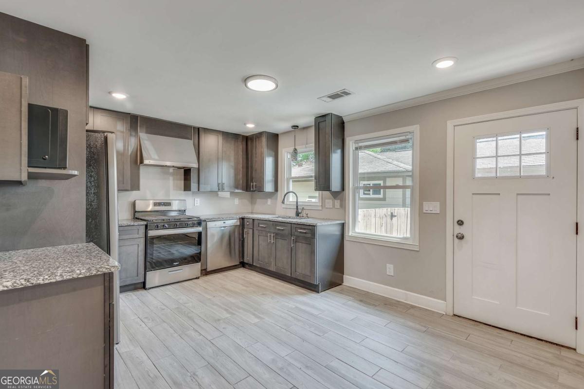 1716 Nekoma St, Marietta, GA, 30068 — Photo 3
