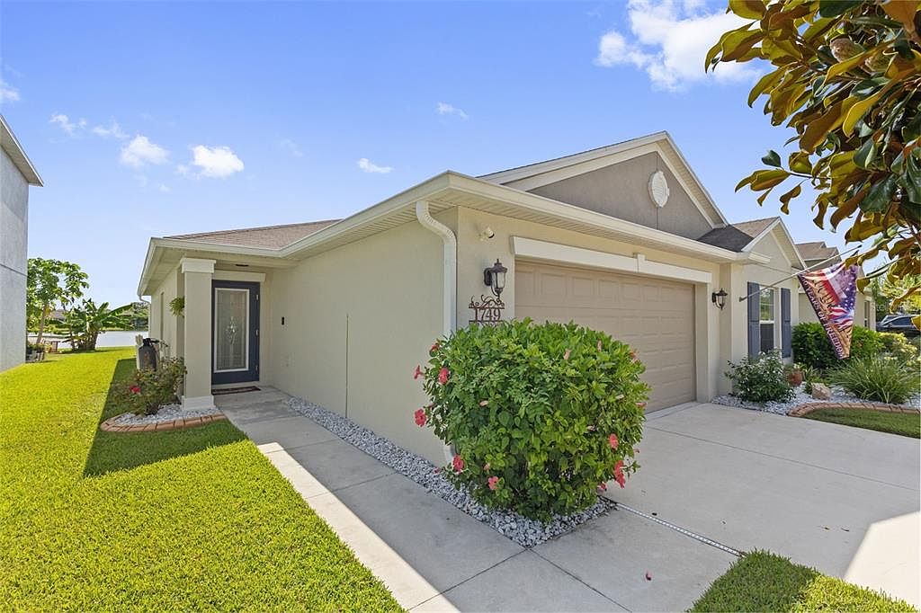 1749 BROAD WINGED HAWK DRIVE — photo 4