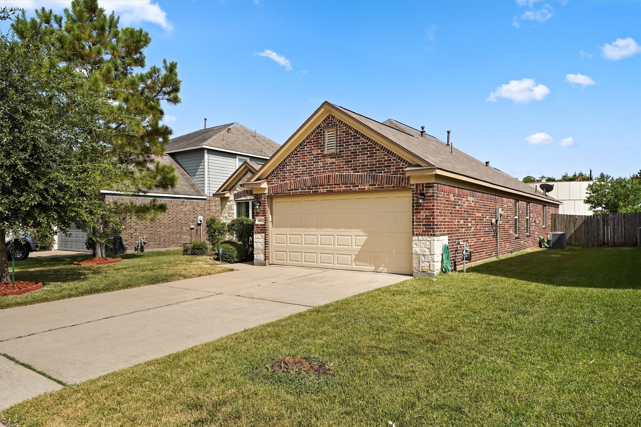 18523 Windy Stone Dr — interior