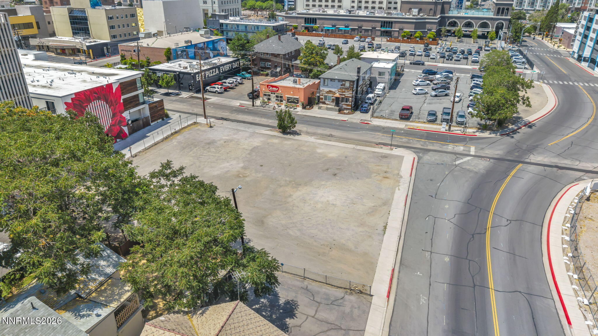 215 Sinclair St — photo 3