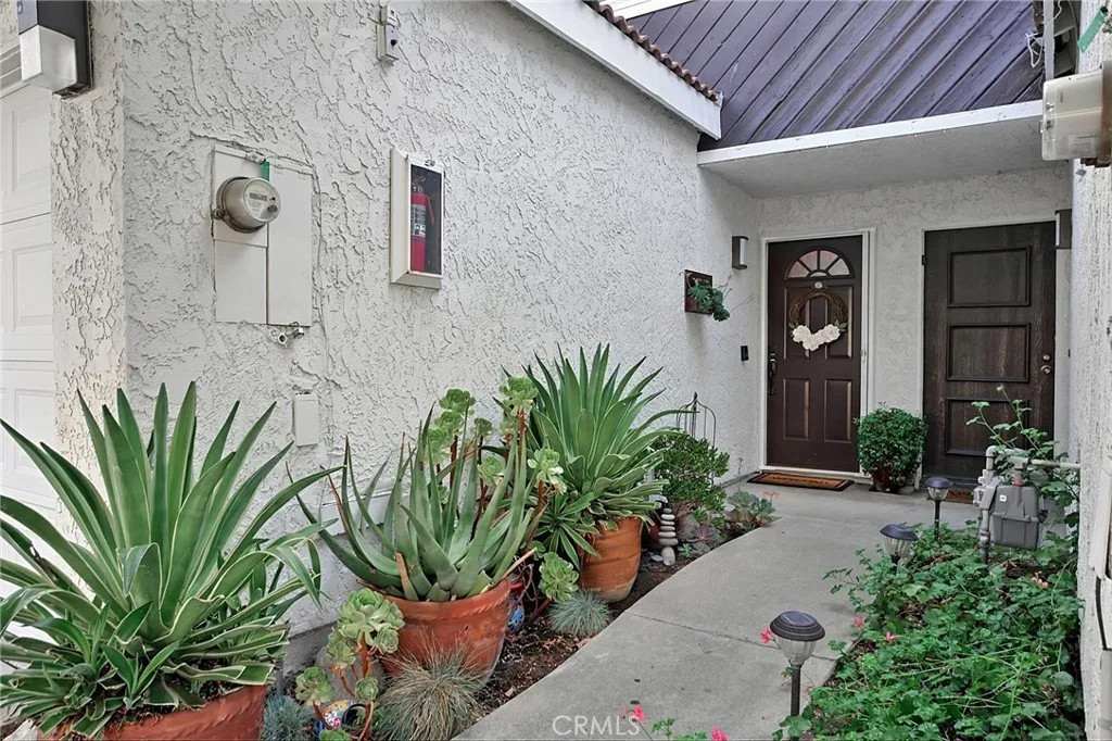 2245 Smoke Tree Ln — photo 8