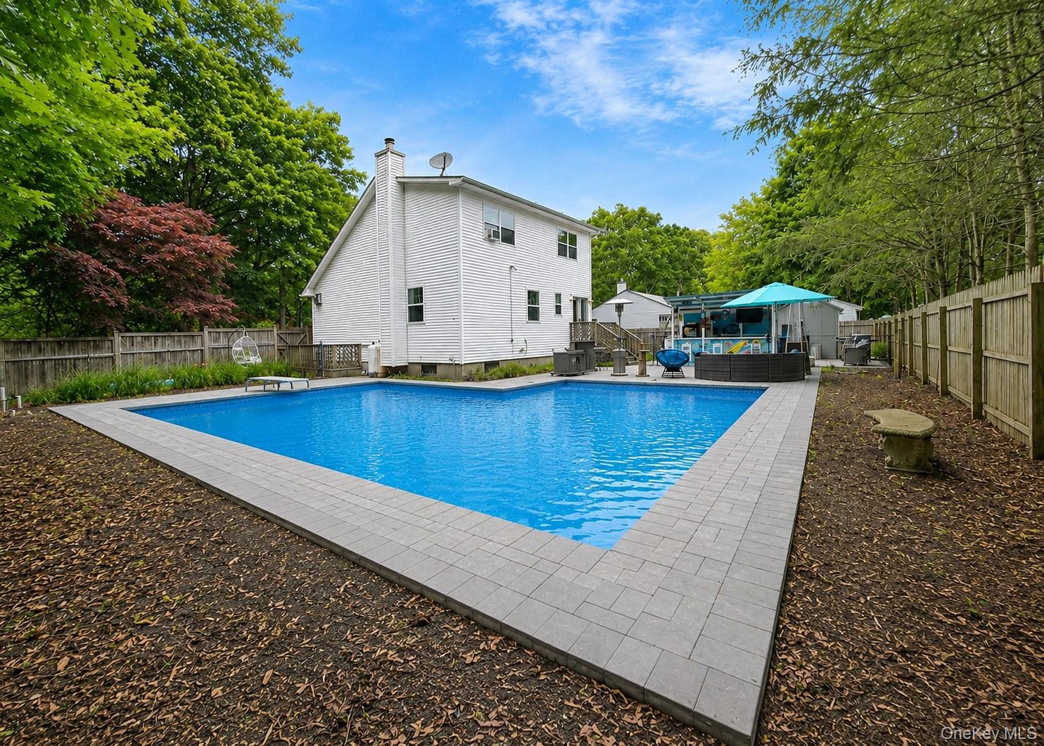 24 Nelson Pl — exterior