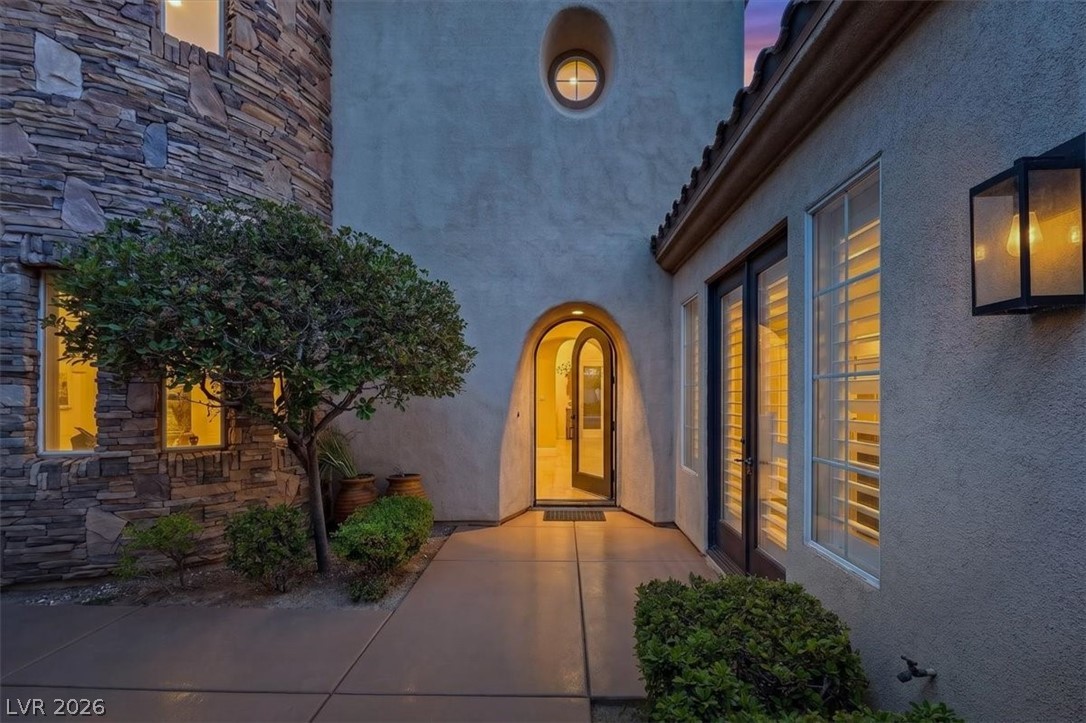 2490 Turtle Head Peak Dr — detail