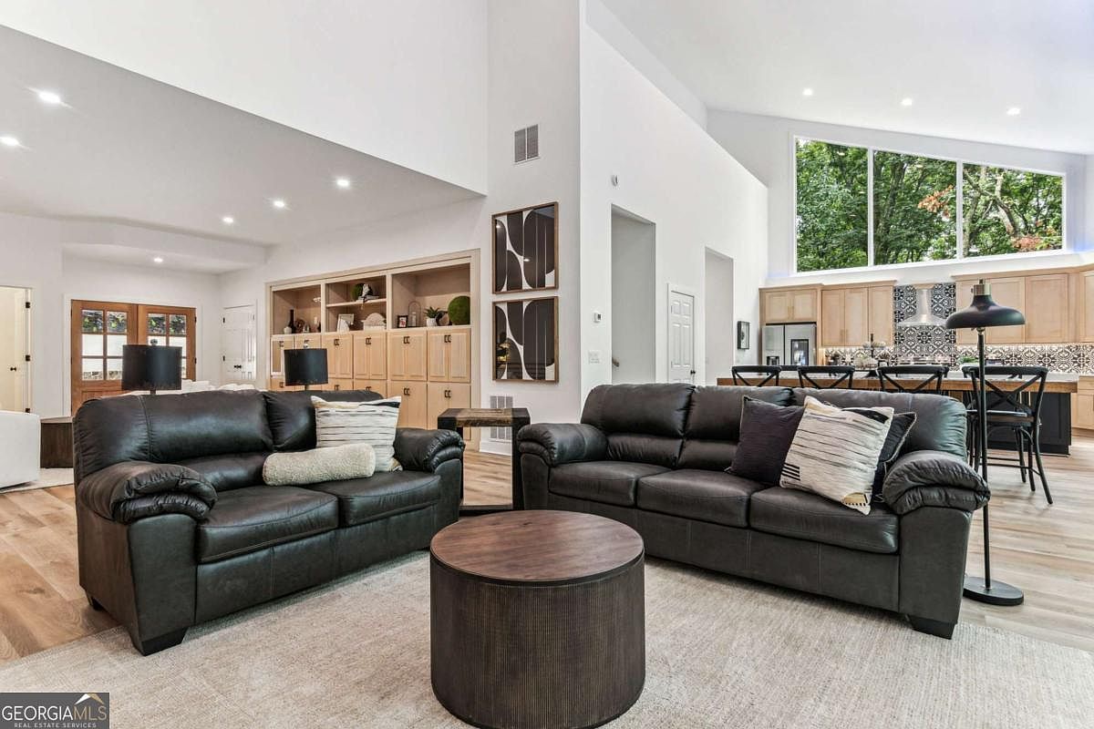 297 Fairview Ct — photo 8