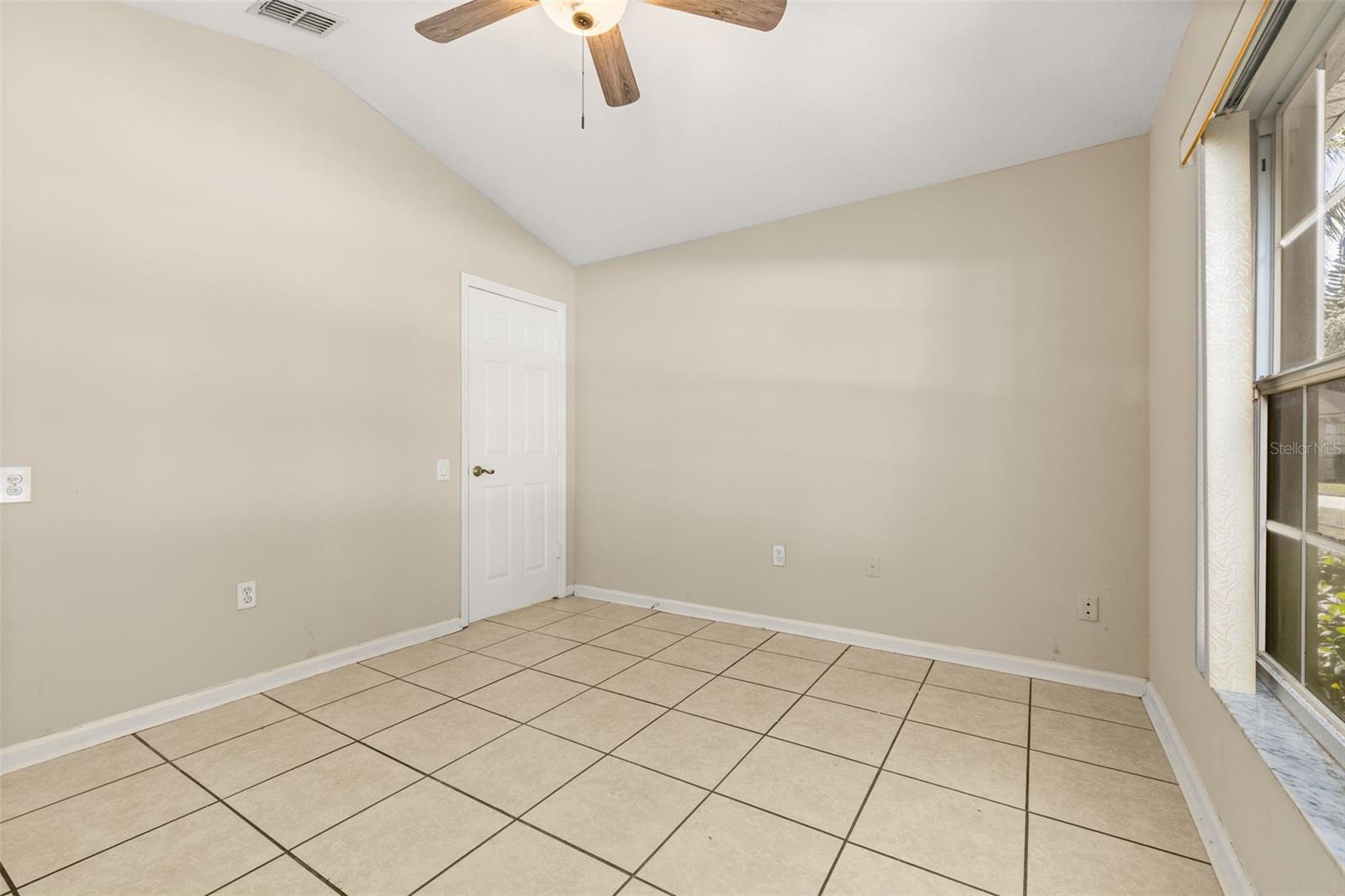3145 Stonehurst Cir — photo 8