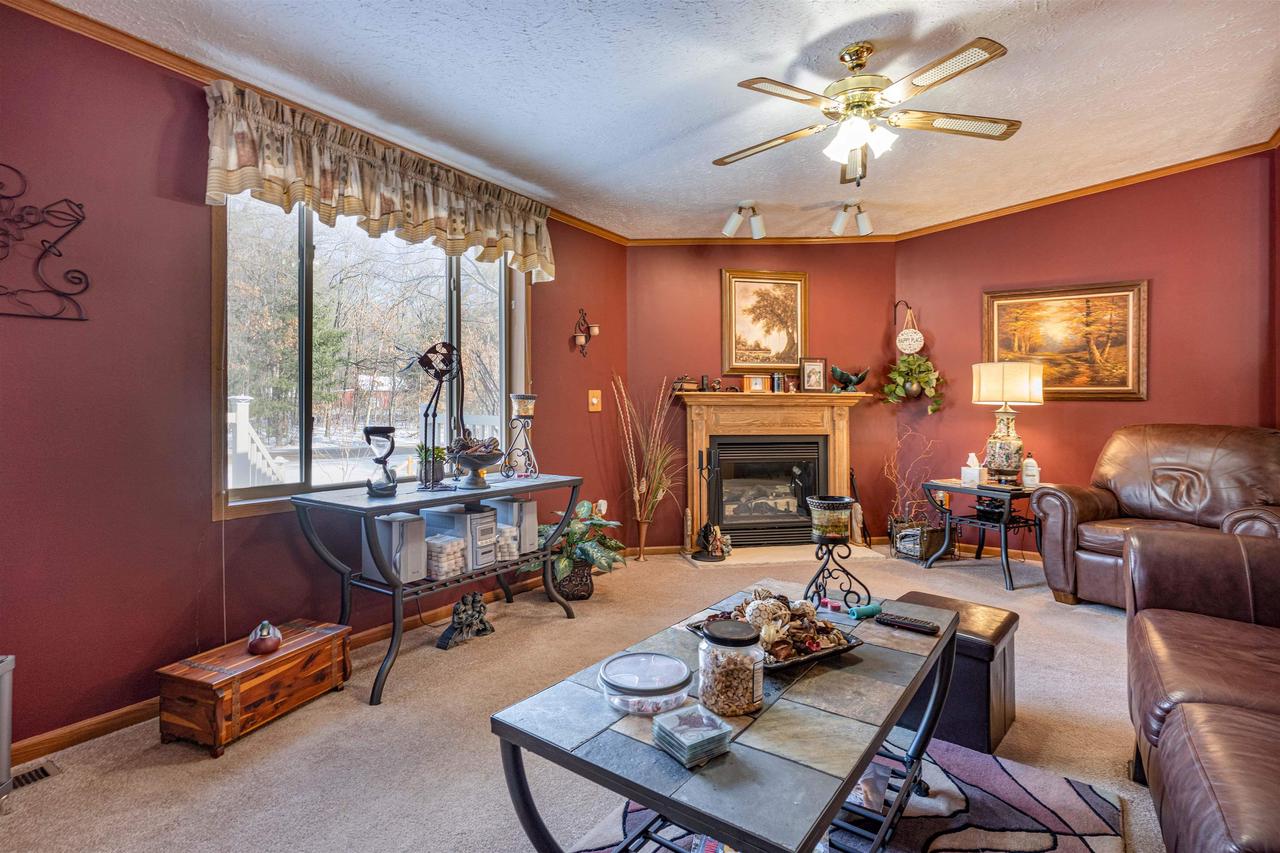 399 Oakbrook Dr — photo 3