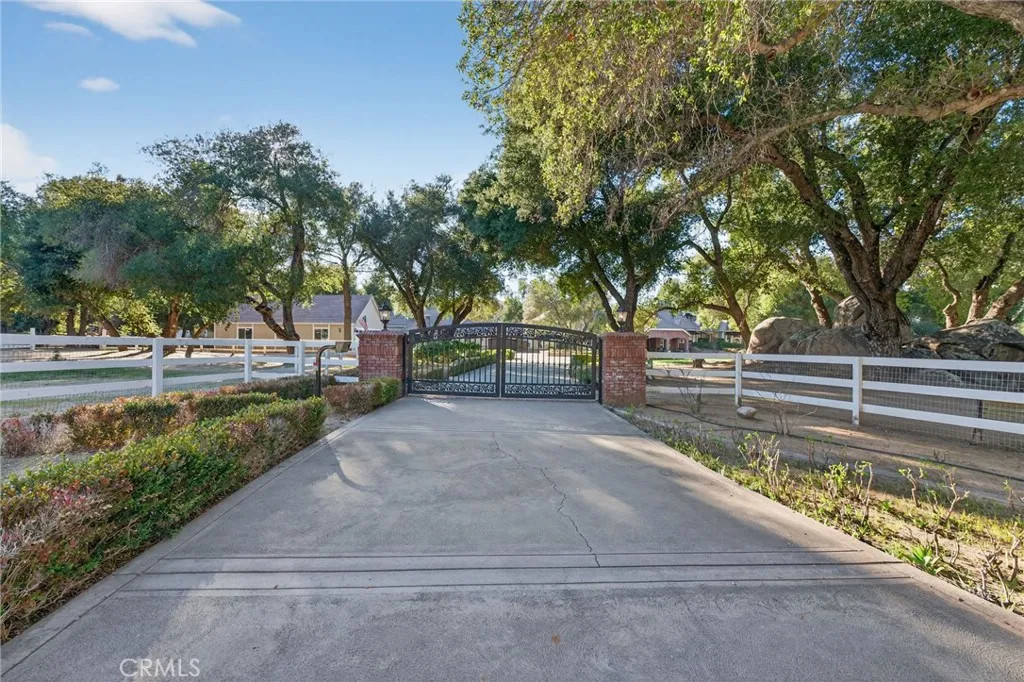 40833 Calle Bandido — photo 3