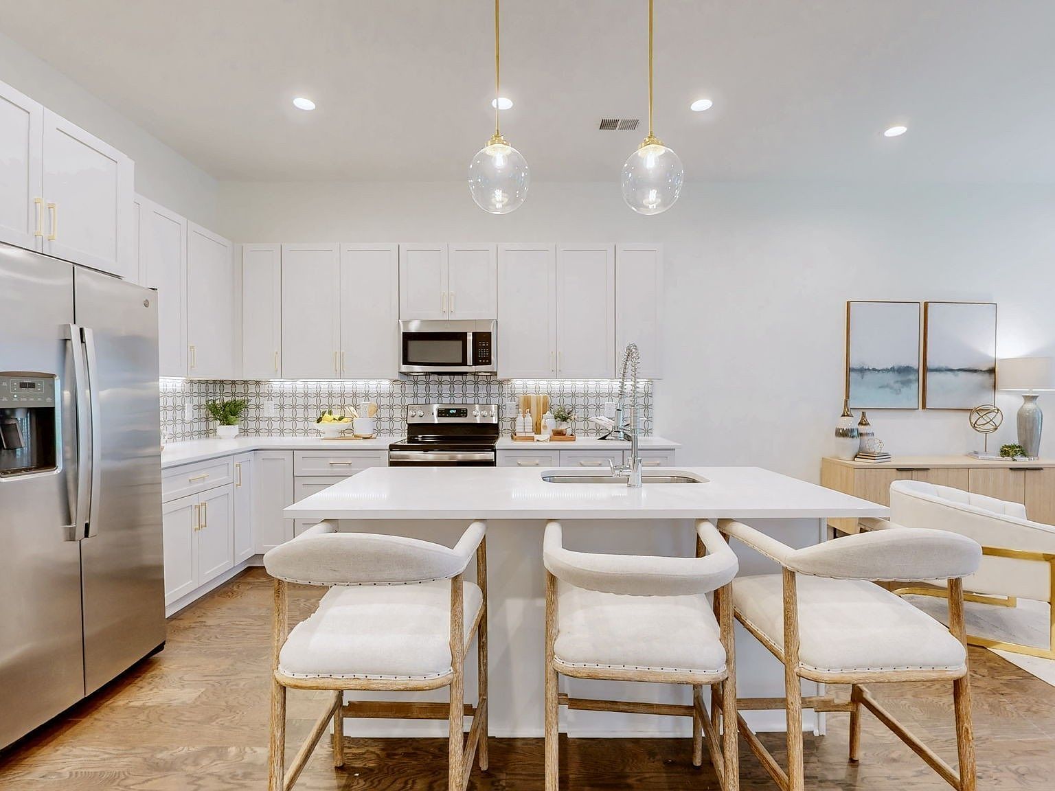 421 Herringbone Ct — detail