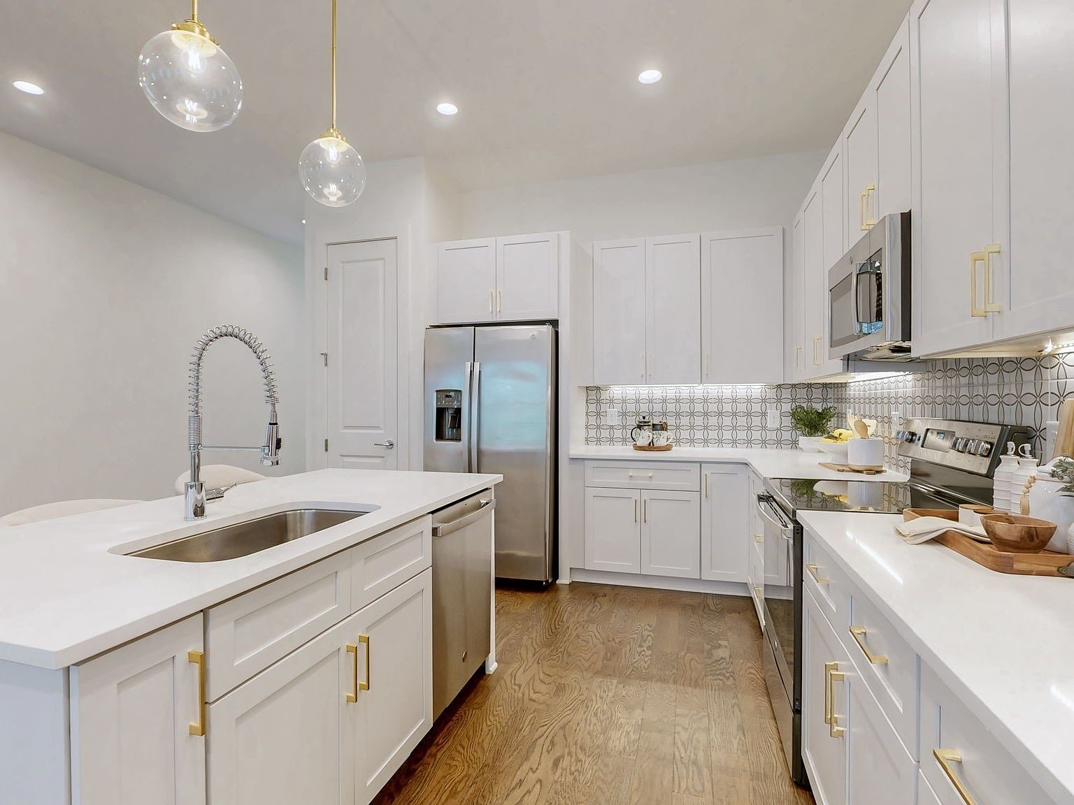421 Herringbone Ct — photo 5