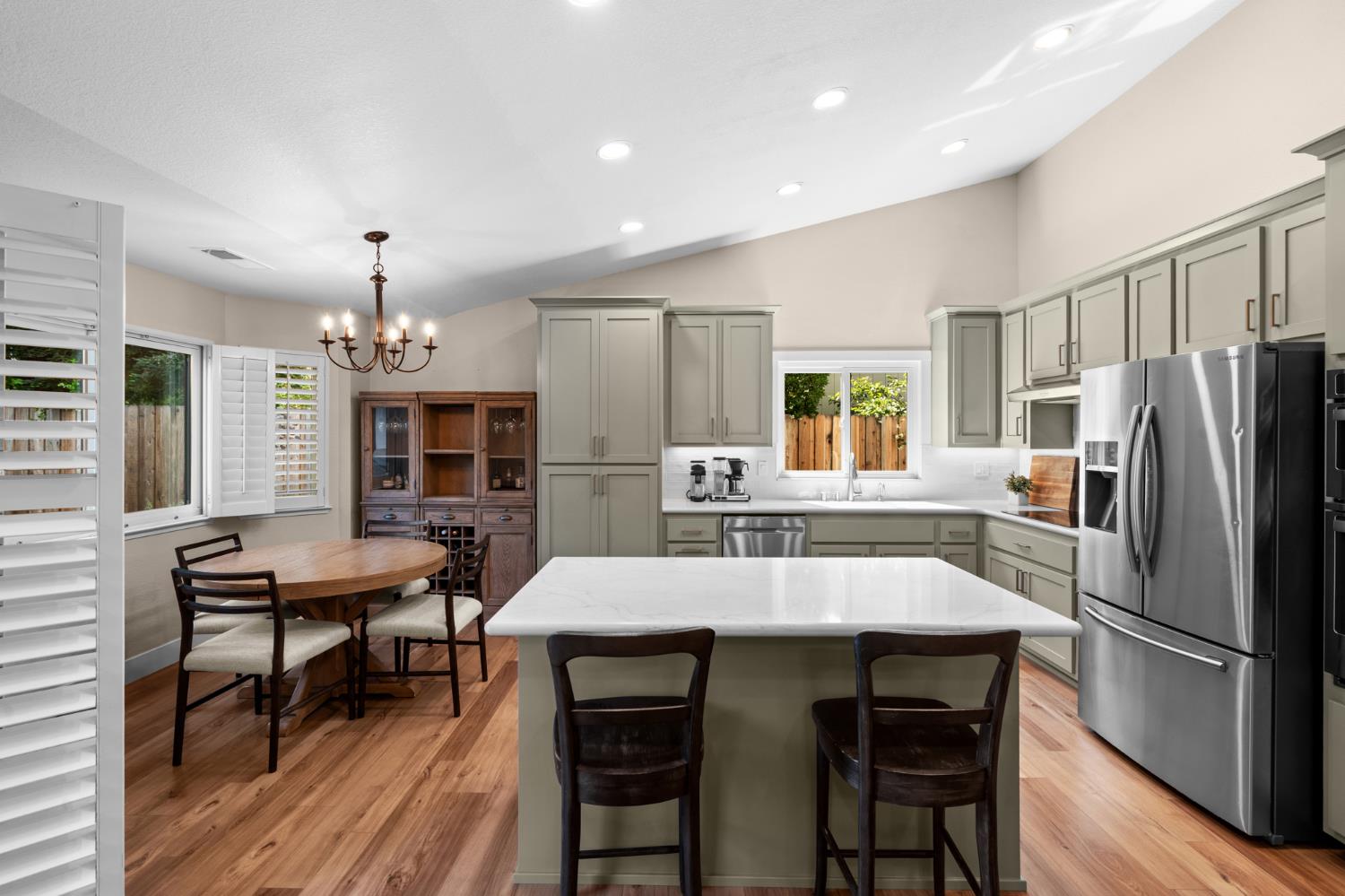 4609 Odessa Ct — photo 8