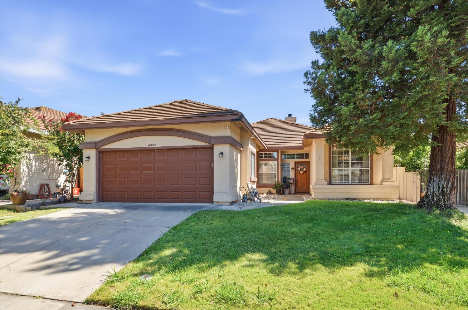 4900 Eagle Peak Ct — interior