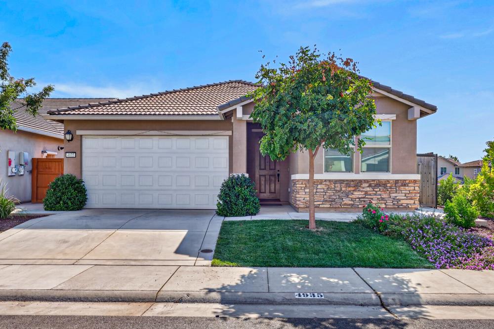 4935 Sassafras Way — interior