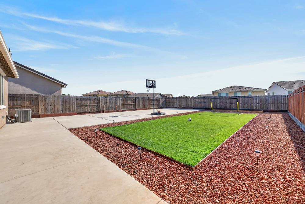 4935 Sassafras Way — photo 8