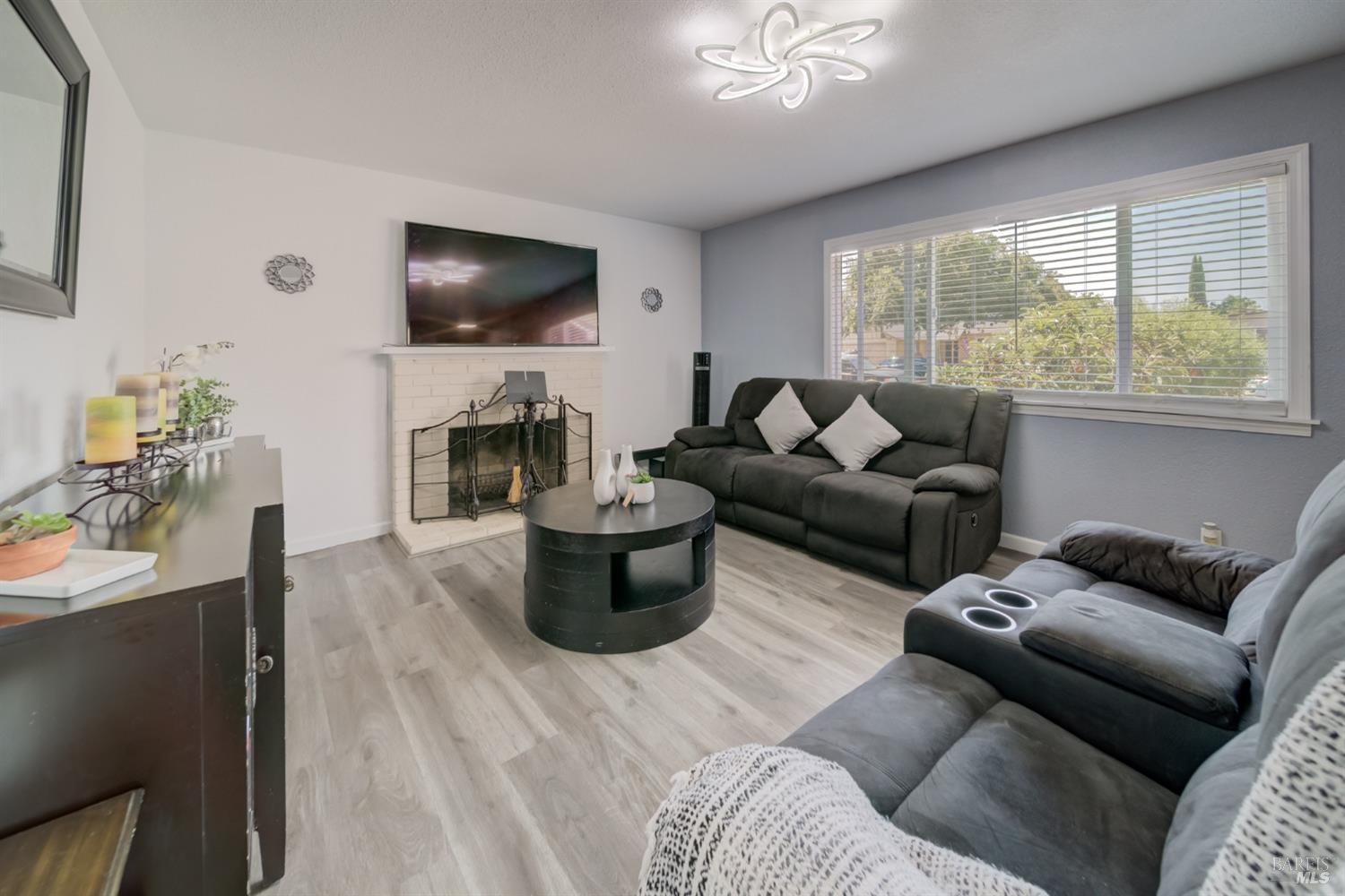 536 San Dimas St — photo 6
