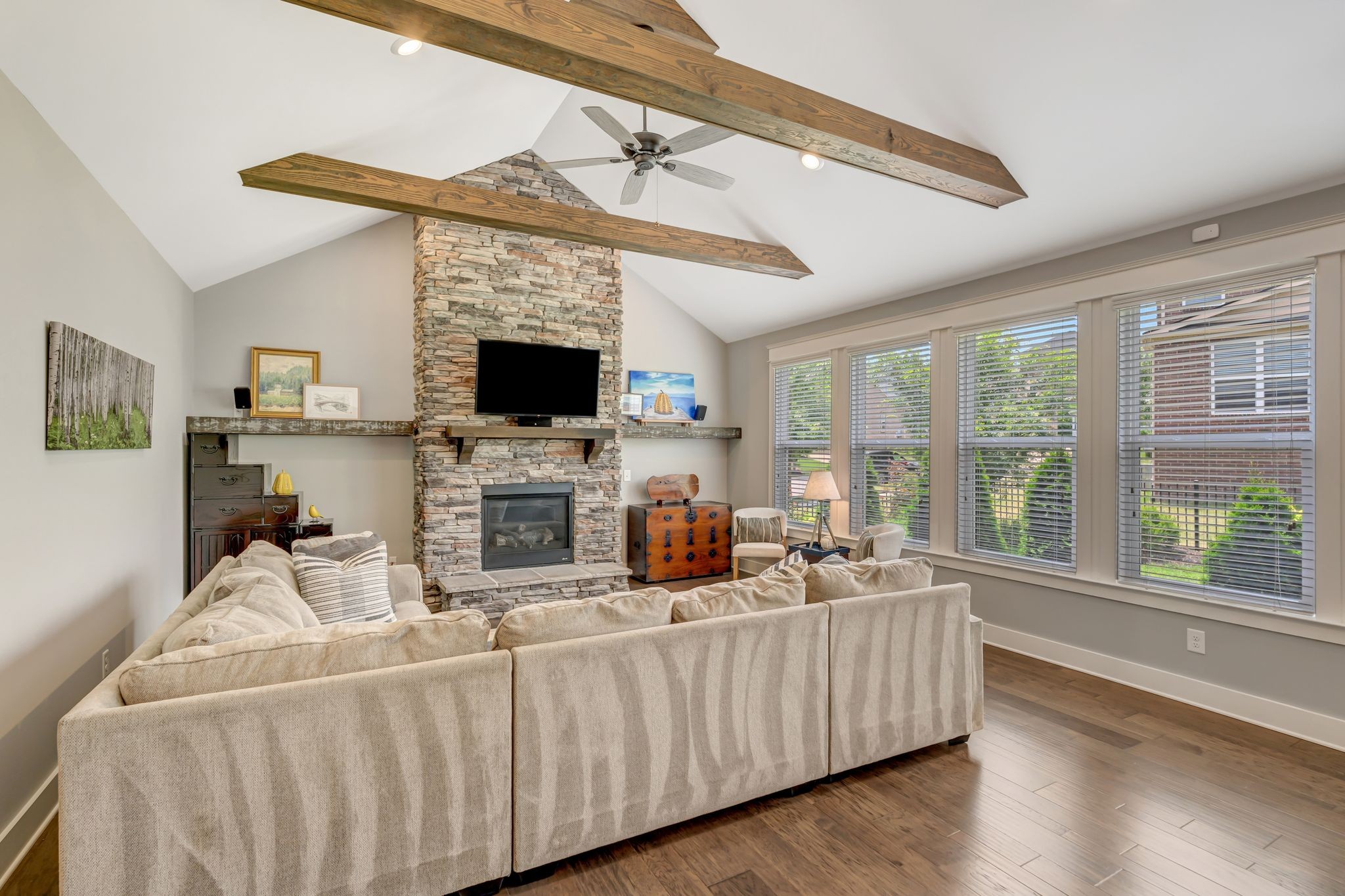 607 Beamon Dr — exterior