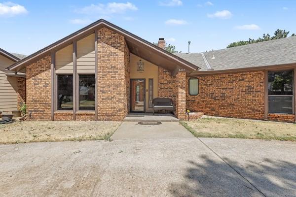 6117 W Gun Hill Way — interior