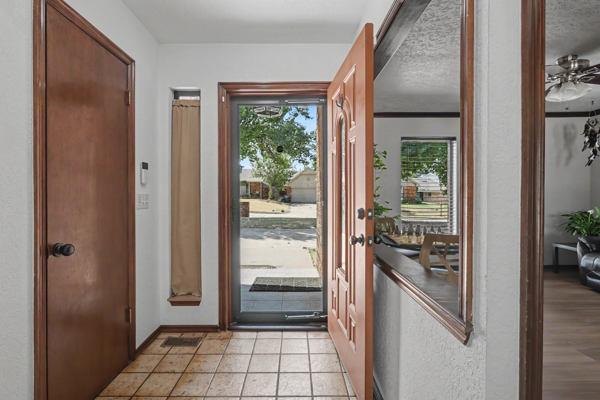 6117 W Gun Hill Way — photo 5