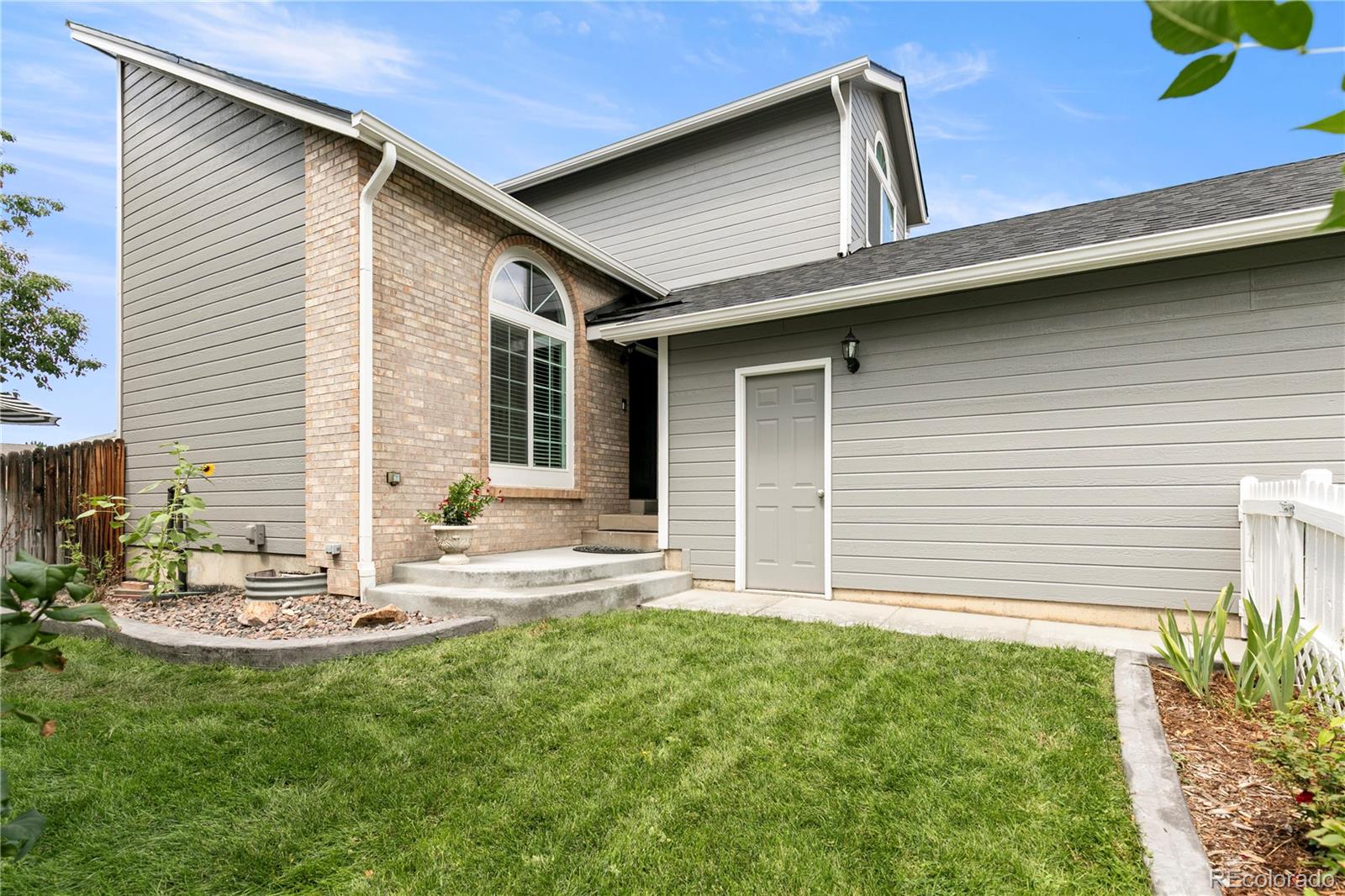633 Walden Ct — detail