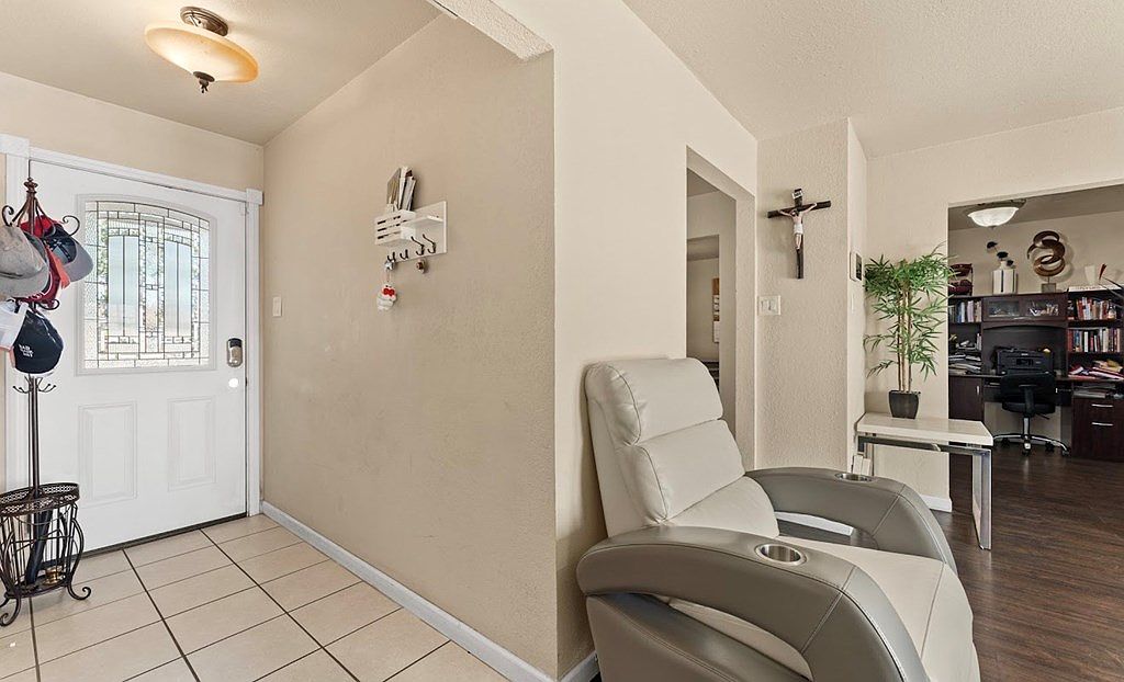 8822 Lamar Ave — photo 2