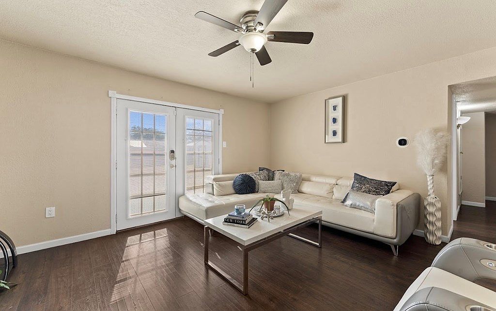 8822 Lamar Ave — photo 4