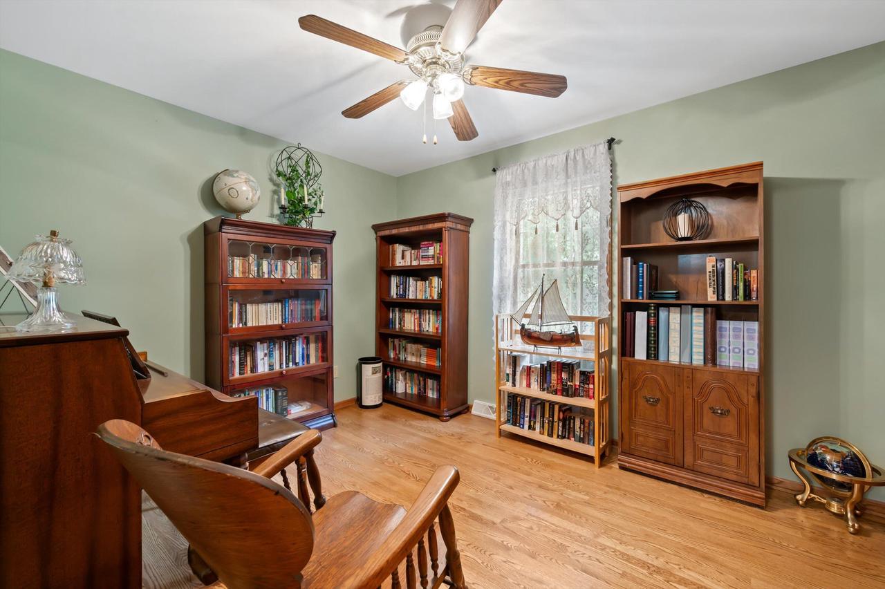 990 S Springdale Rd, Waukesha, WI, 53186 — Photo 9