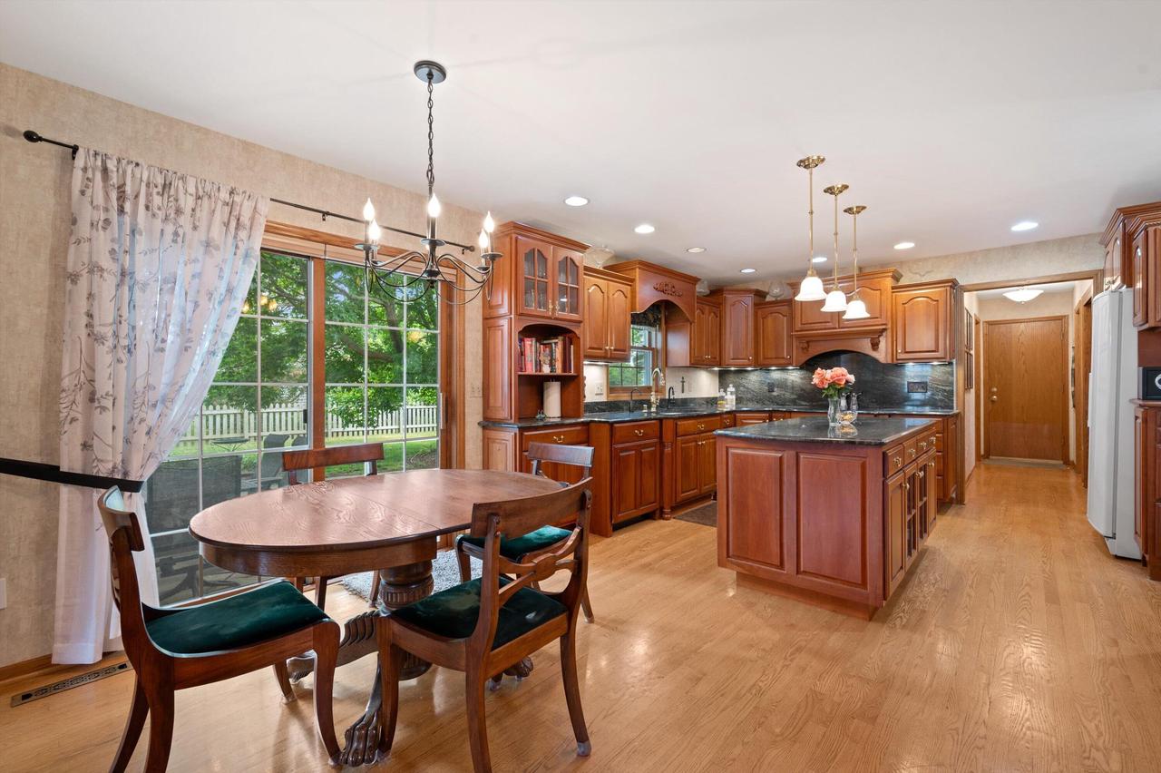 990 S Springdale Rd, Waukesha, WI, 53186 — Photo 5