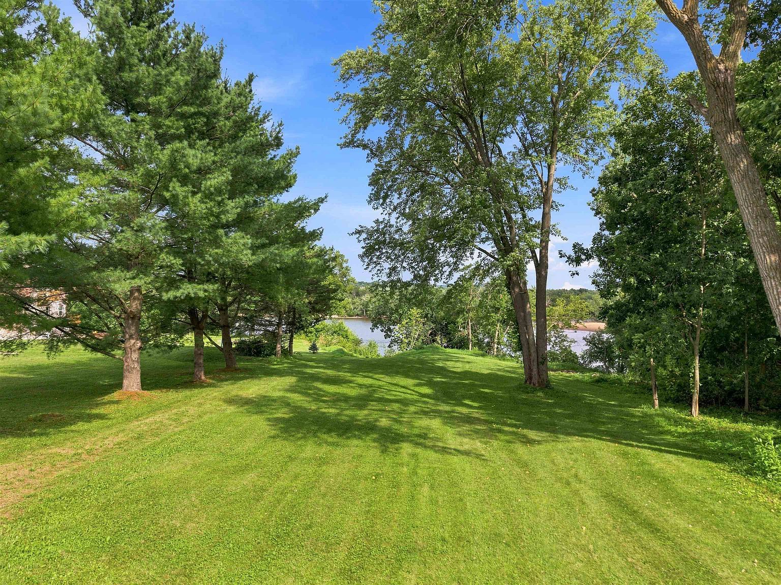 N4600 Allan Rd — exterior